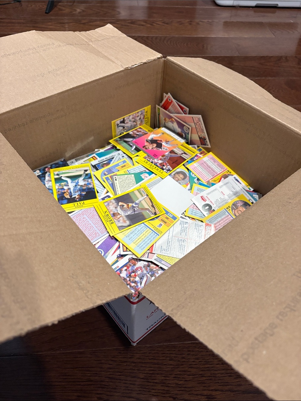 Old Baseball Cards Bulk Lot - Box of 200+ Random Baseball Cards from Fleer, etc - Picture 2 of 5
